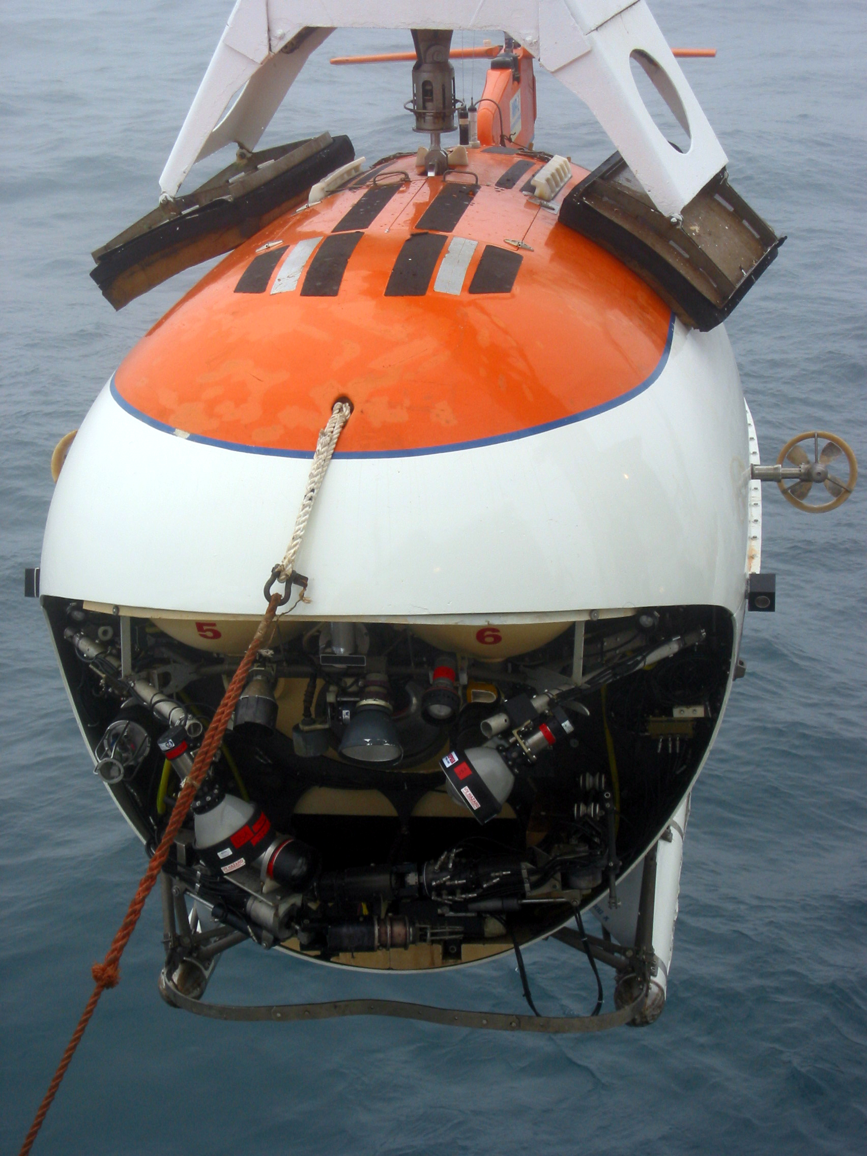 Russian PM Vladimir Putin dives in Lake Baikal on Mir 1