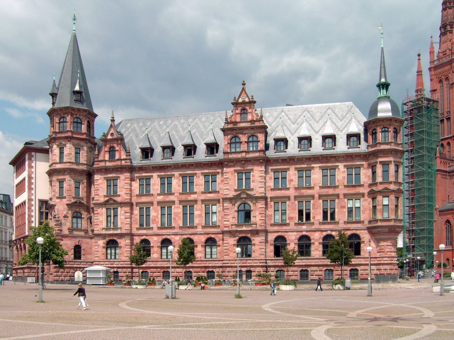 File:Neues Rathaus der Stadt Wiesbaden.jpg - Wikimedia Commons