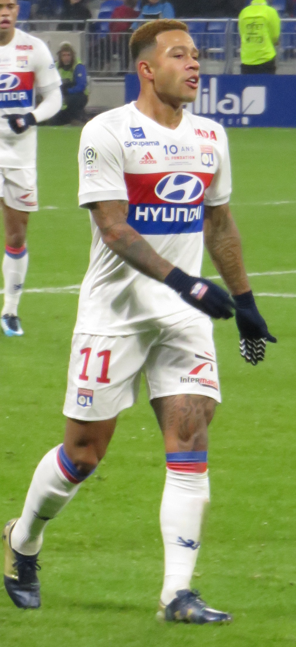 OL : Memphis Depay épinglé pour des photos avec un fauve