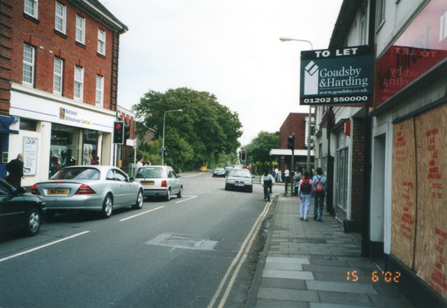 File:Old Milton Road, New Milton. - geograph.org.uk - 192435.jpg