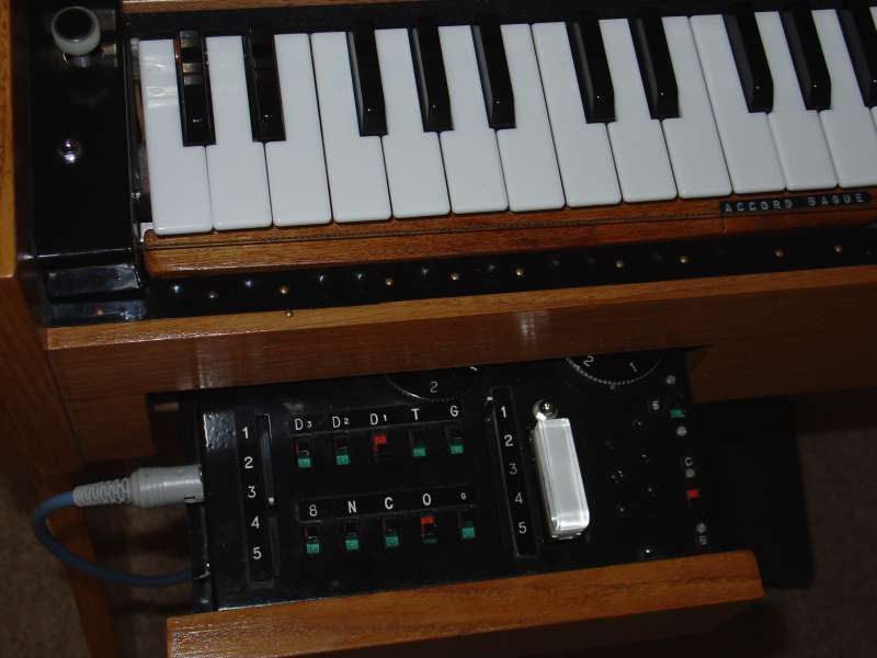 File:Ondes martenot table.jpg