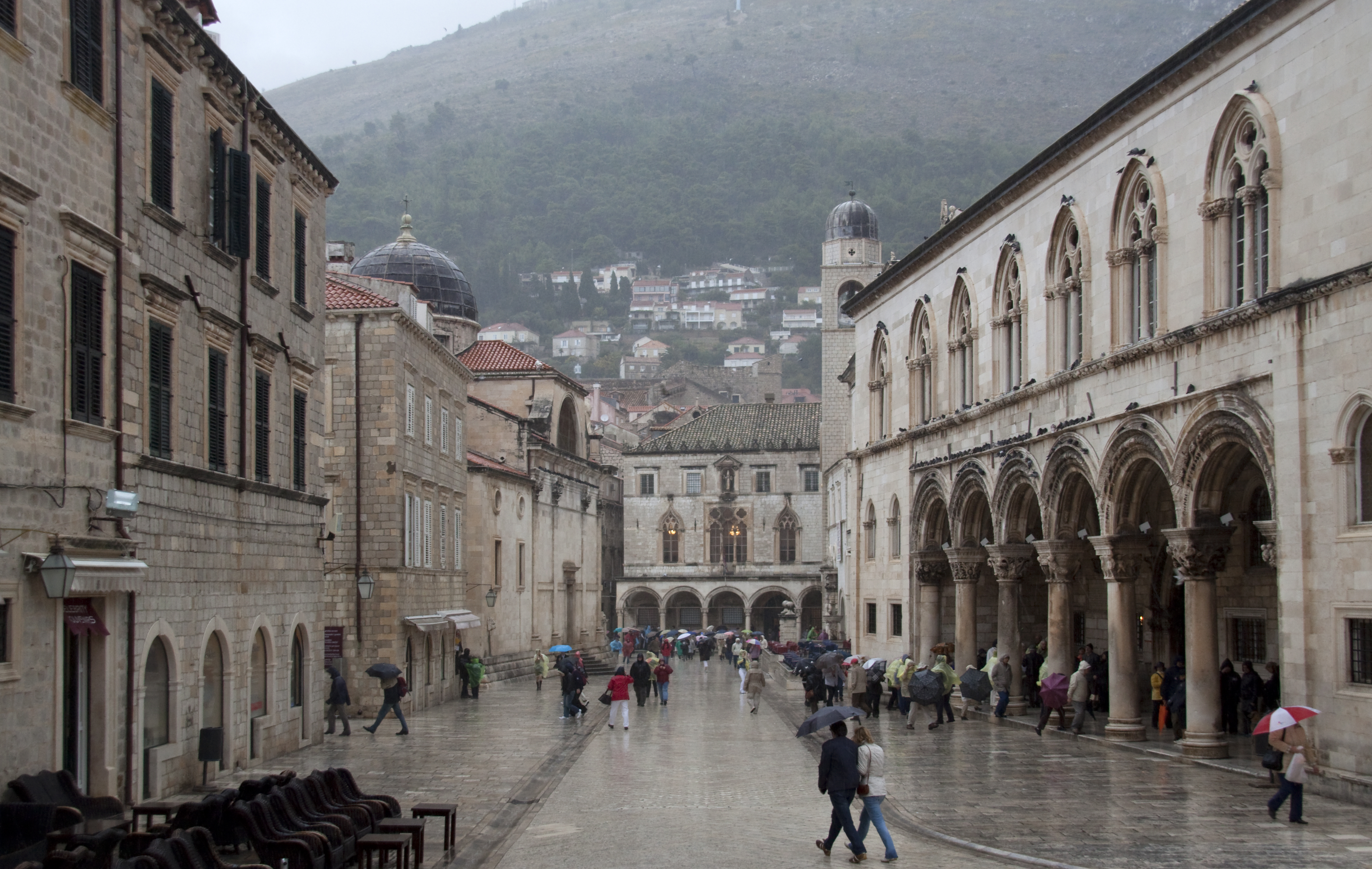 Pred_Dvorom_Old_Town_Dubrovnik_(4058285865).jpg