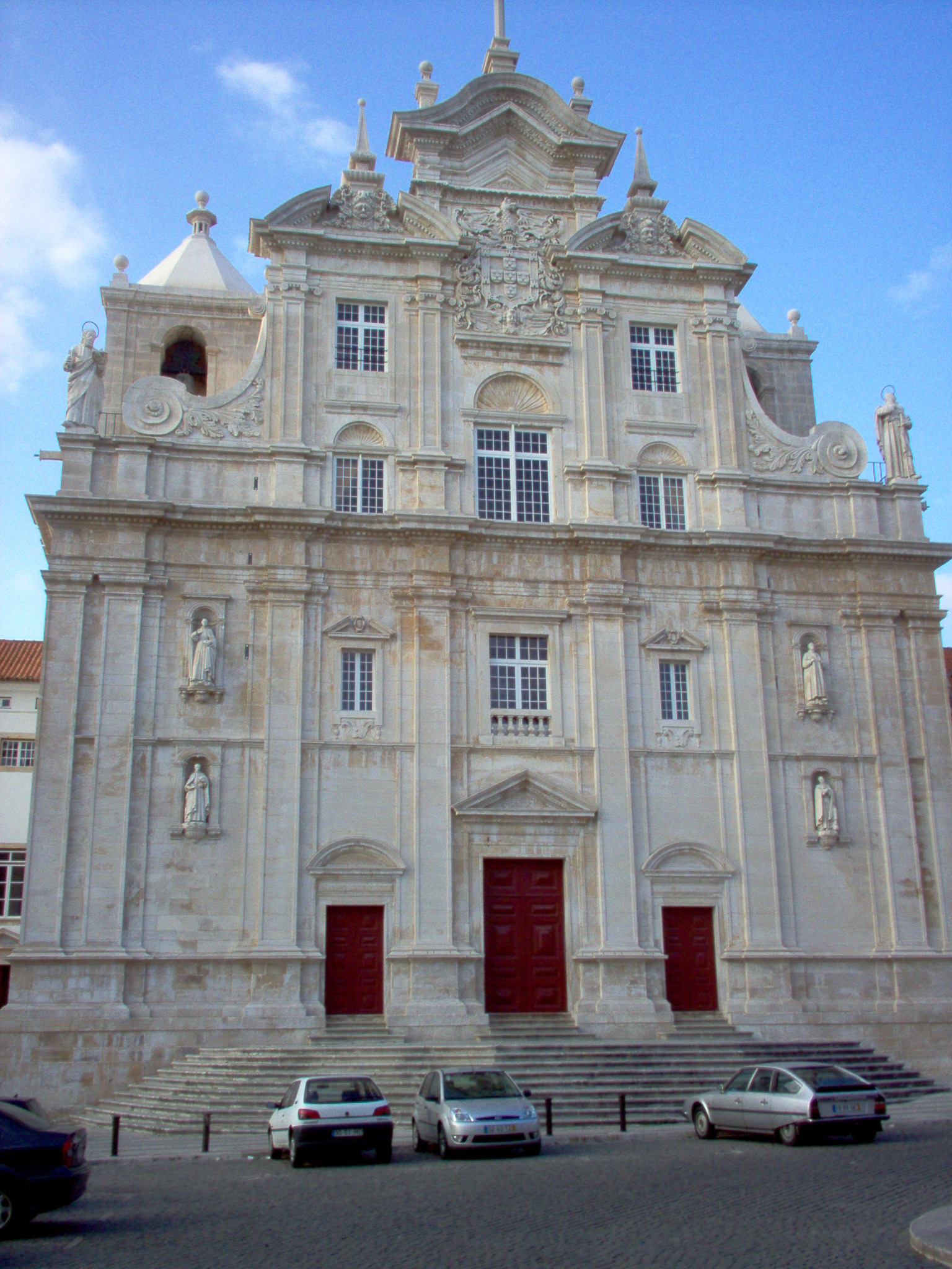 Дворец слез. Португалия музей в Коимбре. New Cathedral of Coimbra Коимбра. Коимбра Португалия фото.