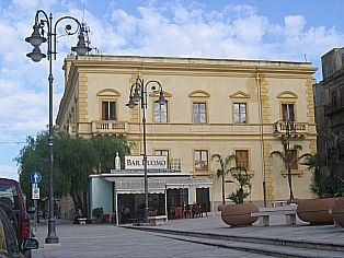 File:Ribera palazzo comunale.jpg