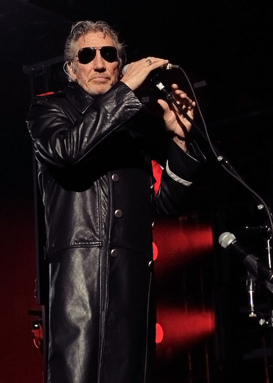 Roger Waters - The Wall in Ottawa (7451688244).jpg