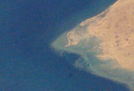 File:Satellite imagery of Ras Rakan 2007.jpg