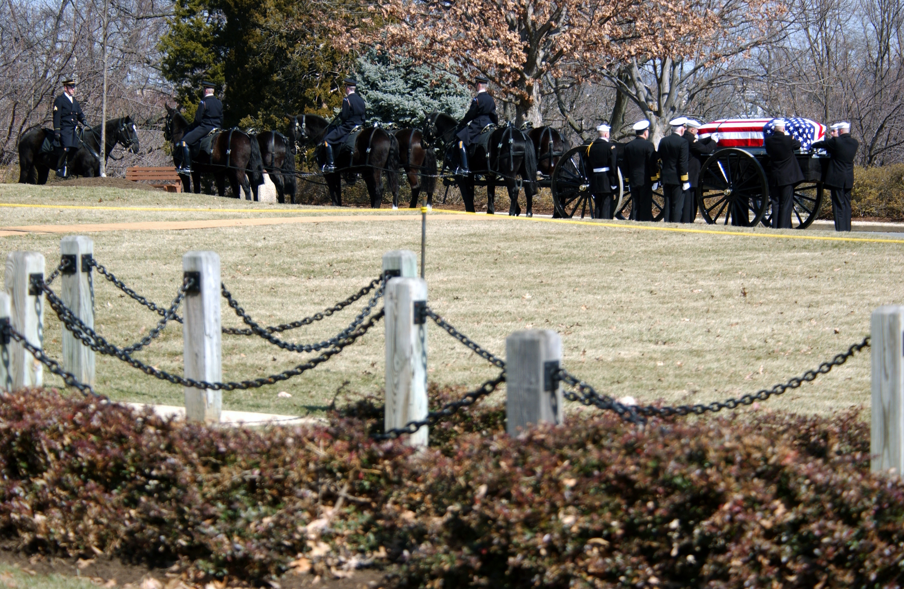 File:Space Shuttle Columbia funeral -b.jpg - Wikimedia Commons