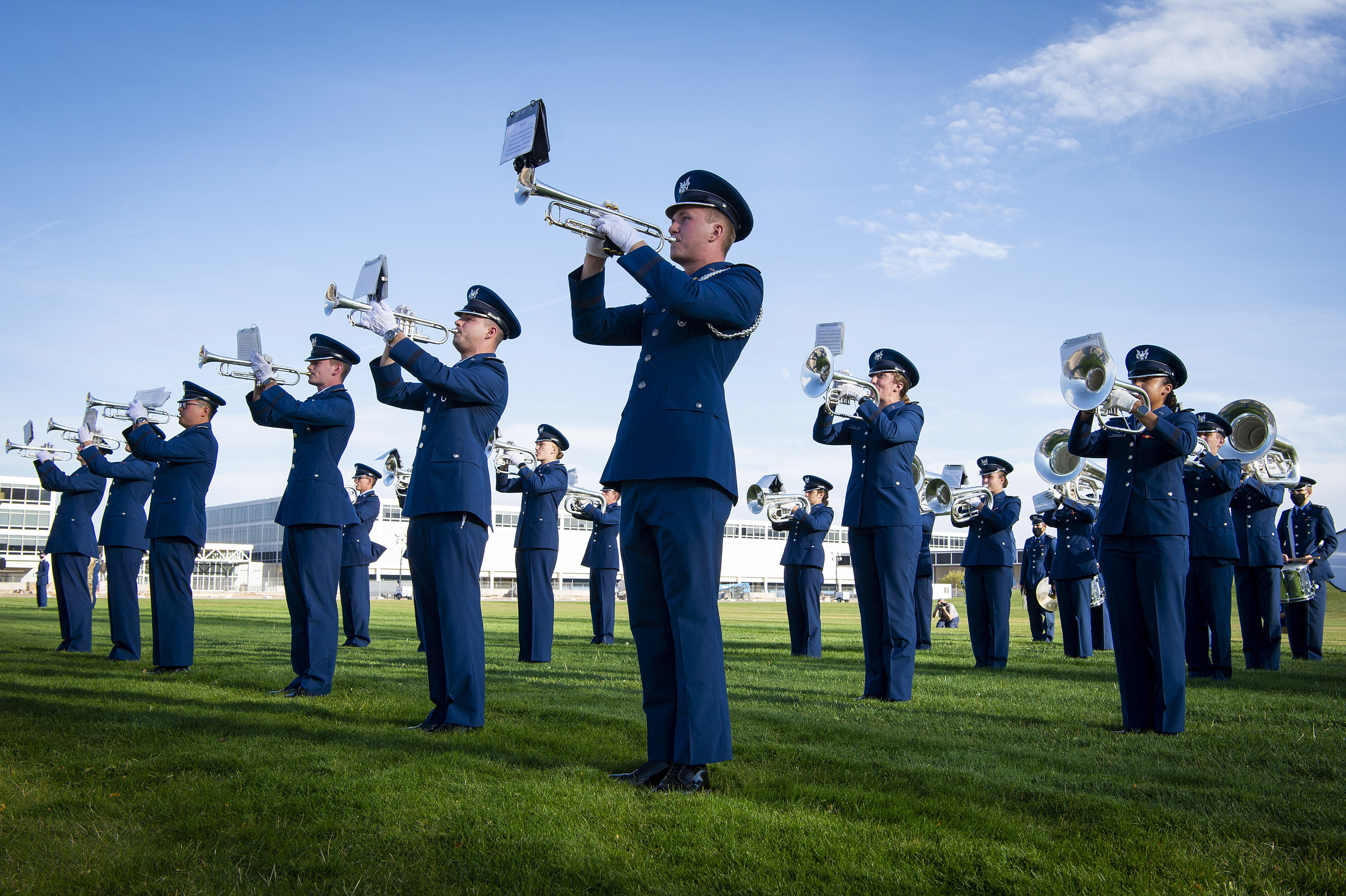 Force academy. Военно воздушная Академия США. Военно воздушная Академия Финляндии. Академия ВВС В Германии. Новобранцы Колорадо Спрингс Академия ВВС.