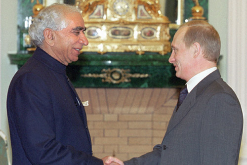 File:Vladimir Putin 6 June 2001-3.jpg