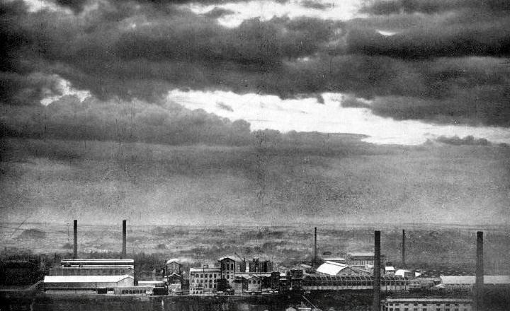 Fichier:Vue d'ensemble des usines de l'Office National de l'Azote (O.N.I.A.) à Toulouse, un soir de mai 1935.jpg