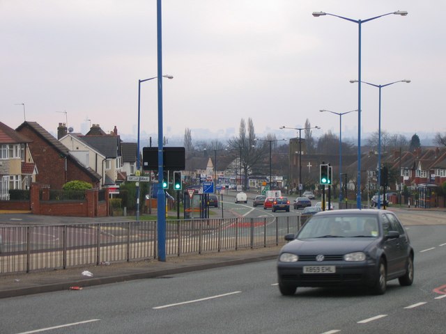 File:Walsall Road Looking Towards Scott Arms - geograph.org.uk - 1139838.jpg