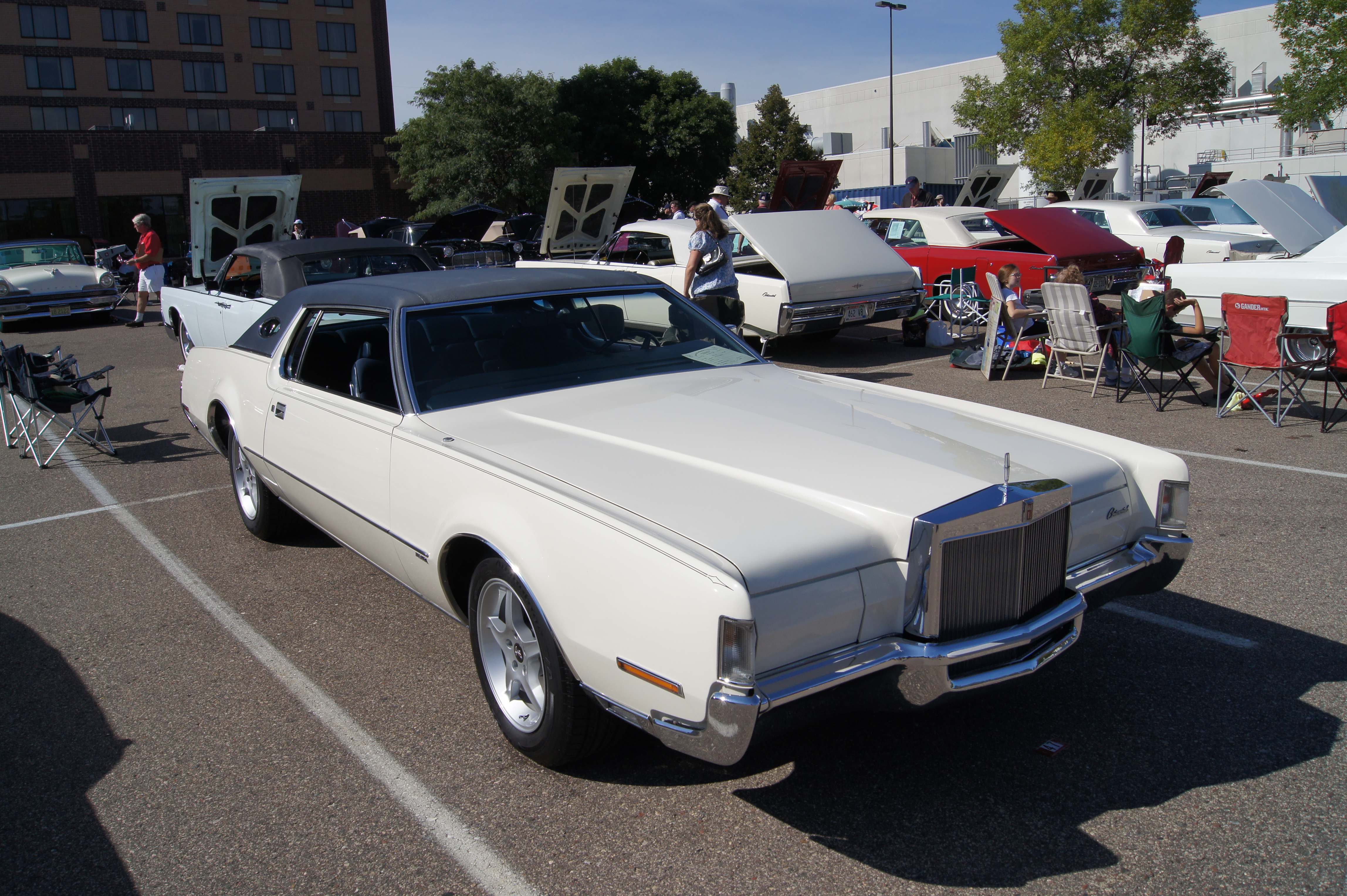 Автомобиль 72. Lincoln Continental 72. Линкольн Континенталь 72 года. Lincoln Mark 4 72. Lincoln Continental, 72 года..