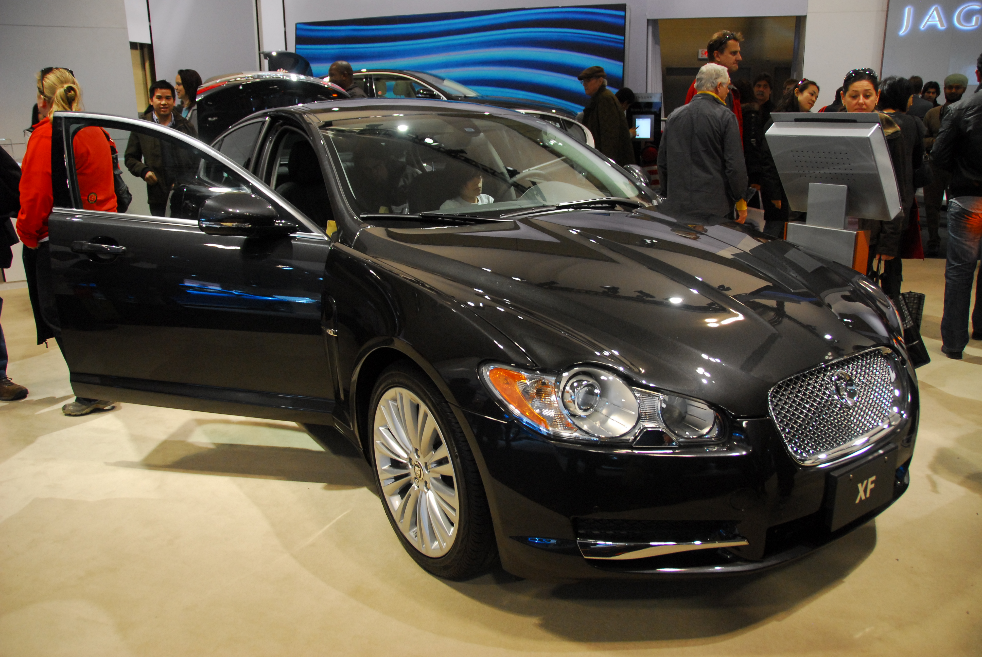 Jaguar XF x250.