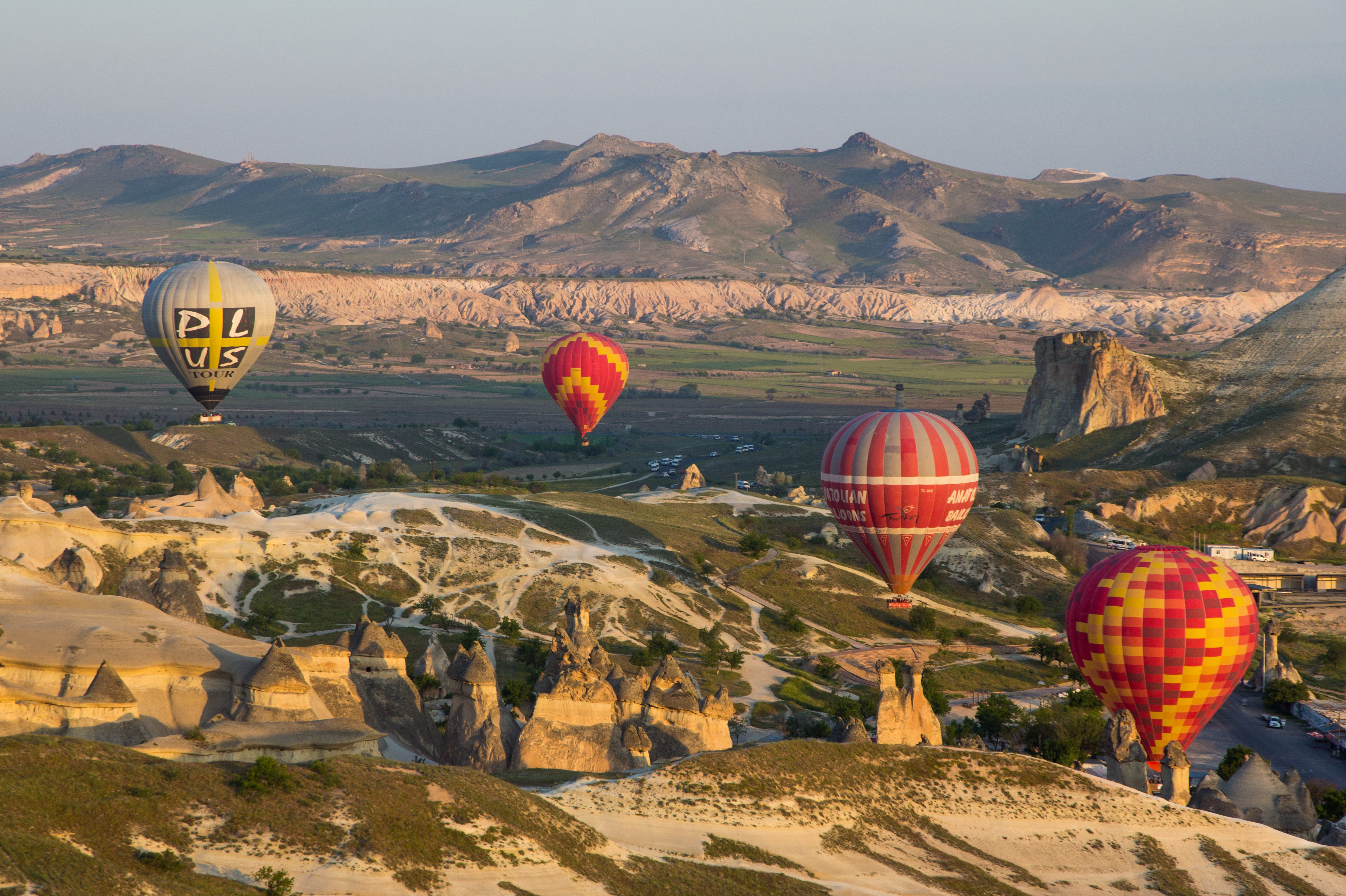 Balloons over Cappadocia-2015-05-16-1.jpg. 