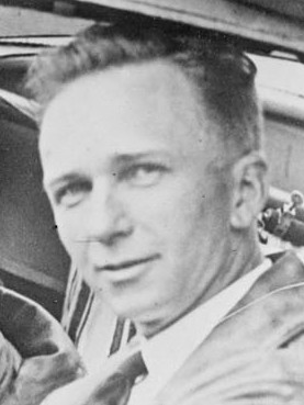 Clarence Duncan Chamberlin in 1927 (cropped)