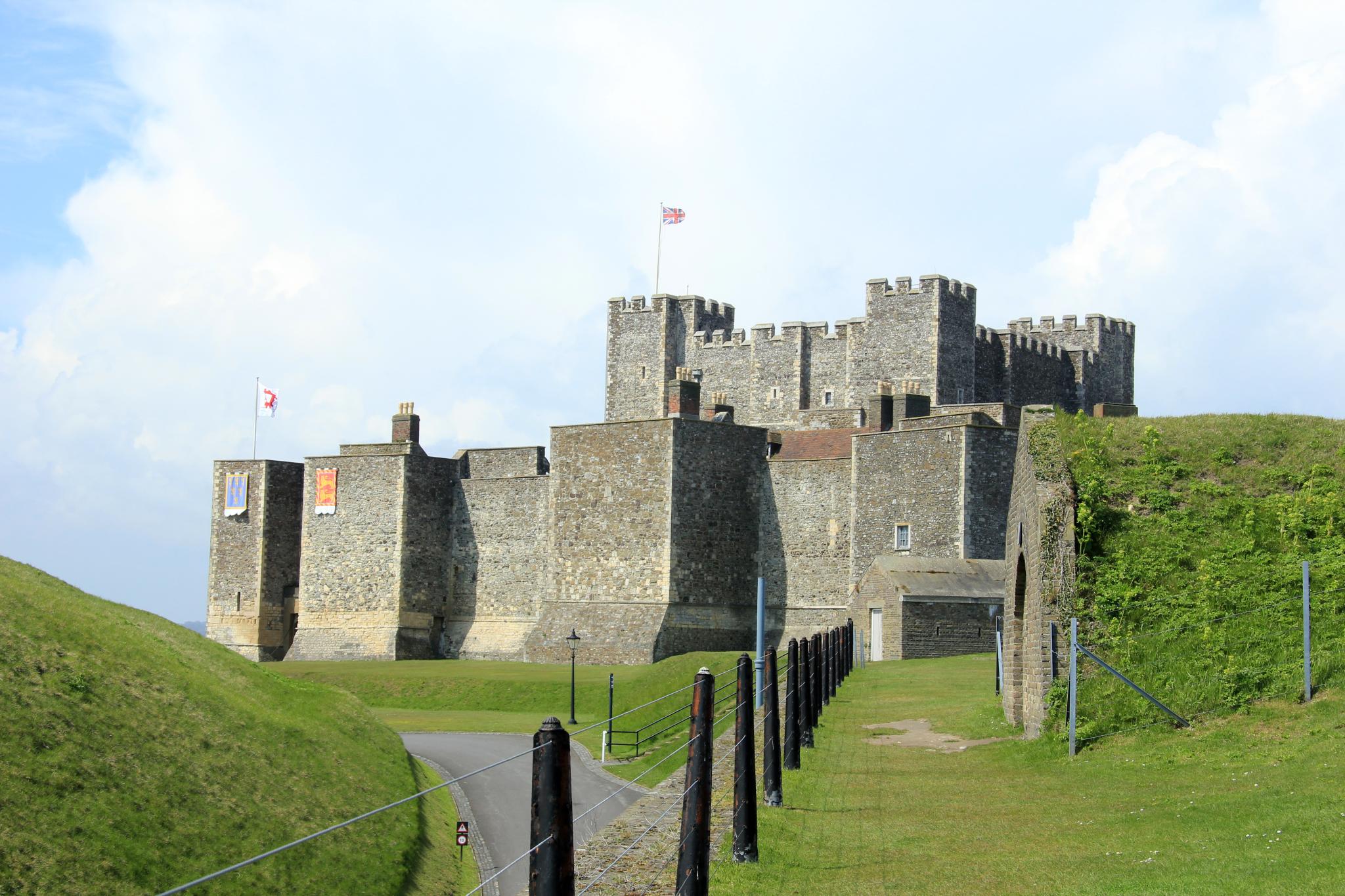 Дуврский замок Дувр. Замок Эйдон Англия. Замки Англии: Dover средневикоеи. Замок Дувр план.