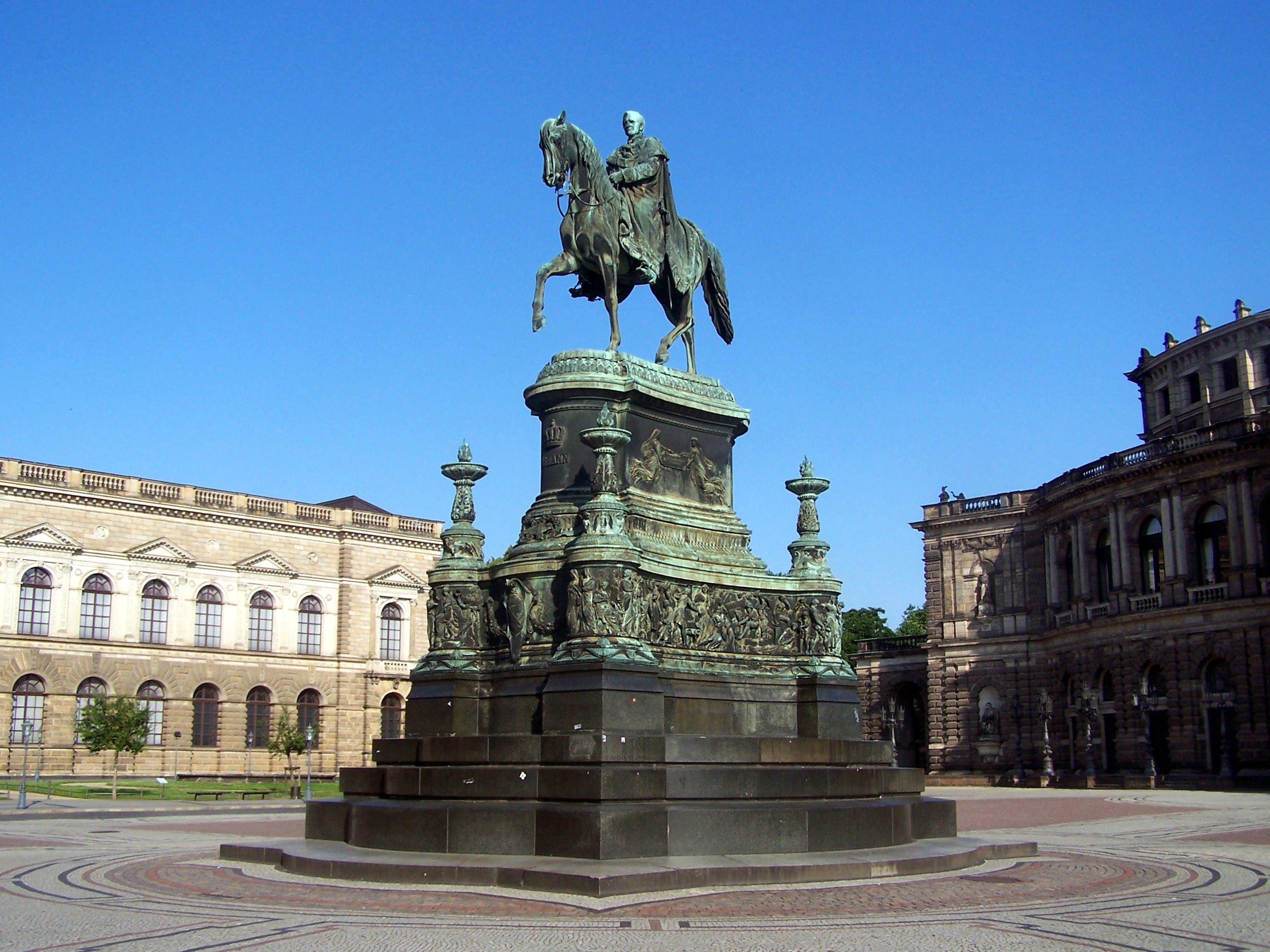 Dresden Reiterstandbild König Johann 9.JPG