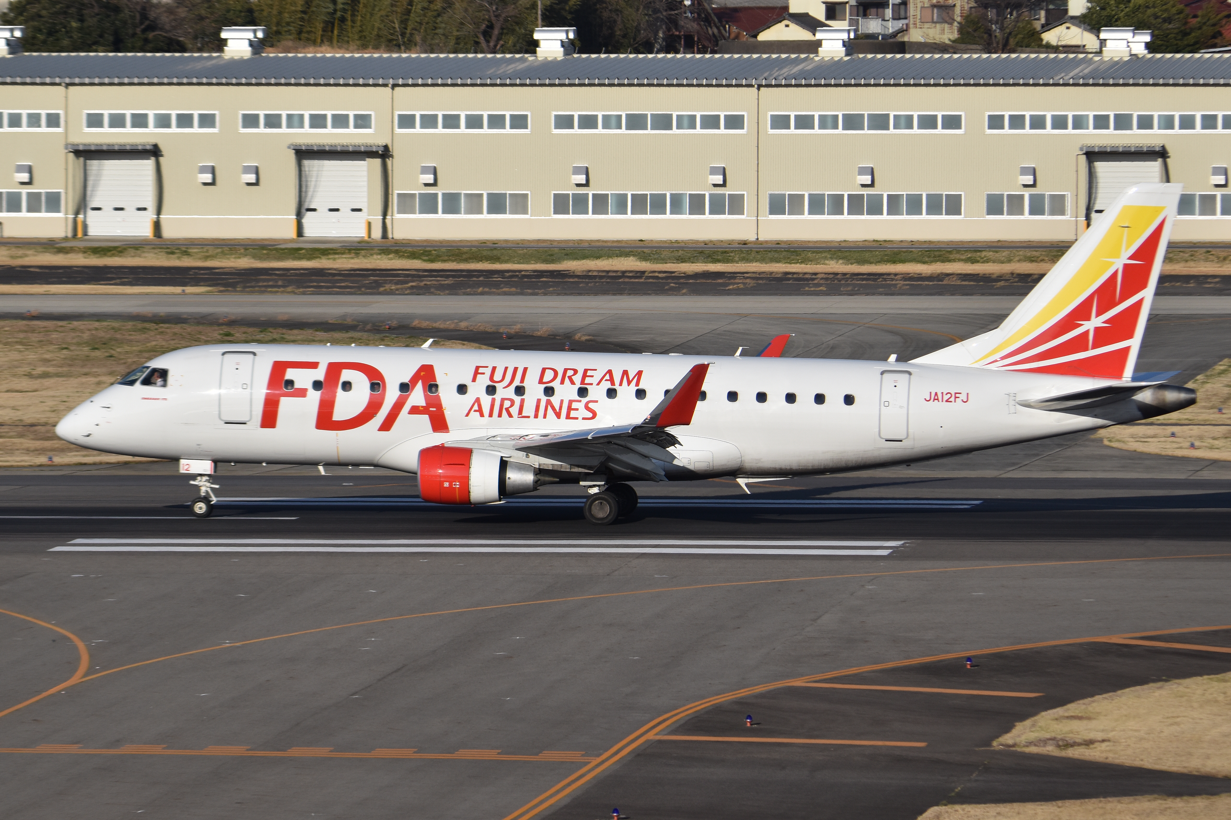 File:Embraer ERJ-175STD (170-200) 'JA12FJ' FDA Fuji Dream Airlines 