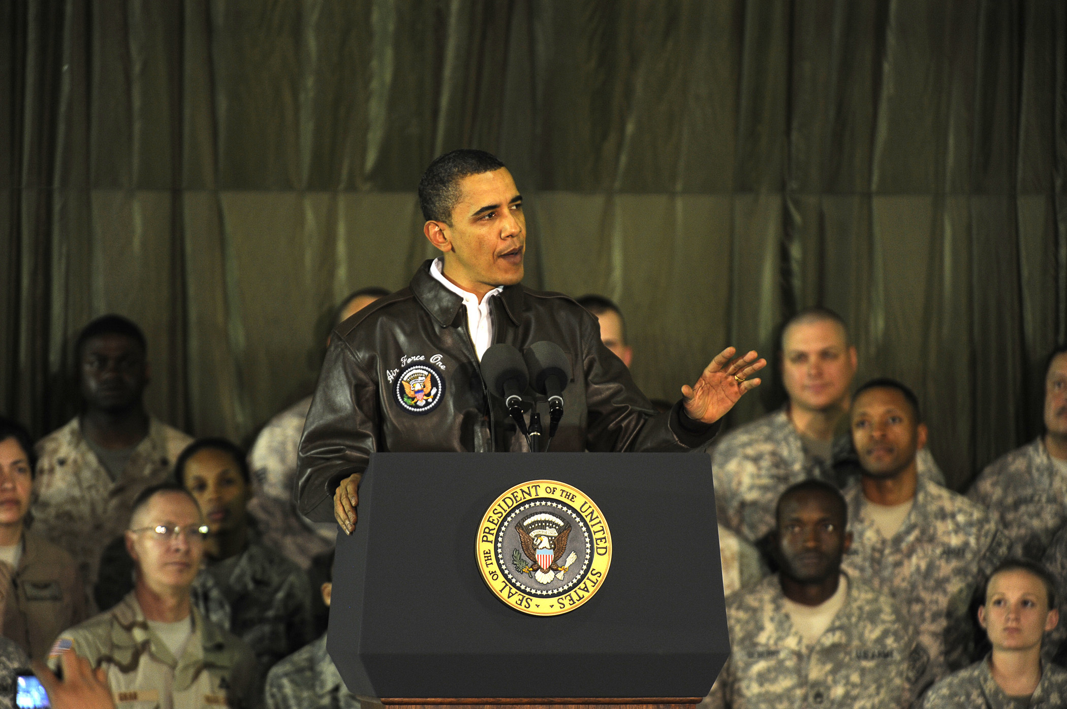 File:Flickr - DVIDSHUB - President Barack Obama Visits Bagram Airfield (1).jpg - Wikimedia Commons