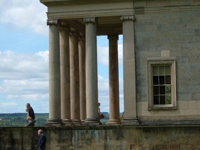 File:Ionic Temple - geograph.org.uk - 14528.jpg