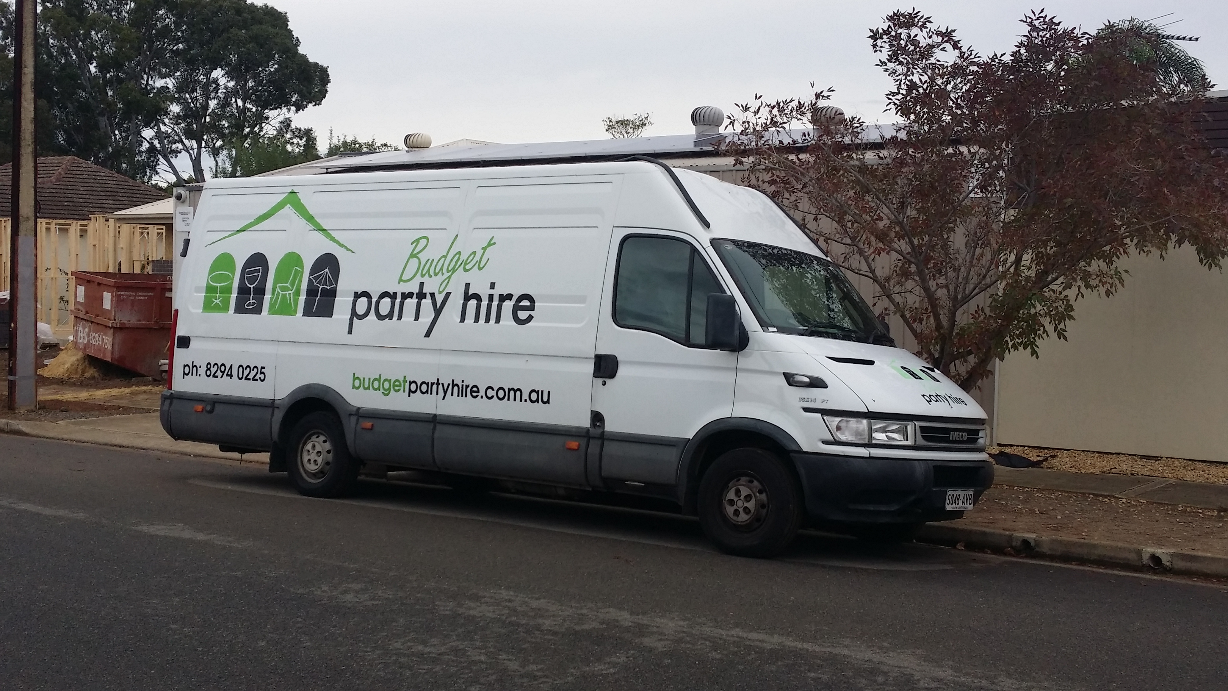 File:Iveco Daily LWB Highroof 