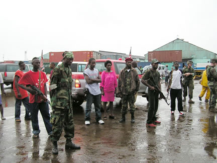 File:LURD Gen Cobra with security at port.jpg