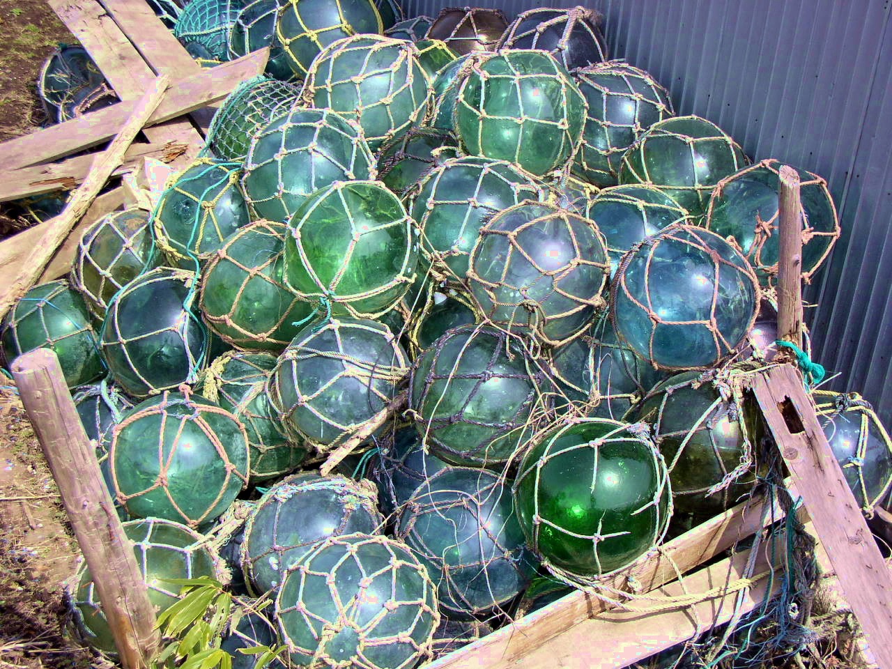 File:Large glass floats-9-2.jpg - Wikipedia