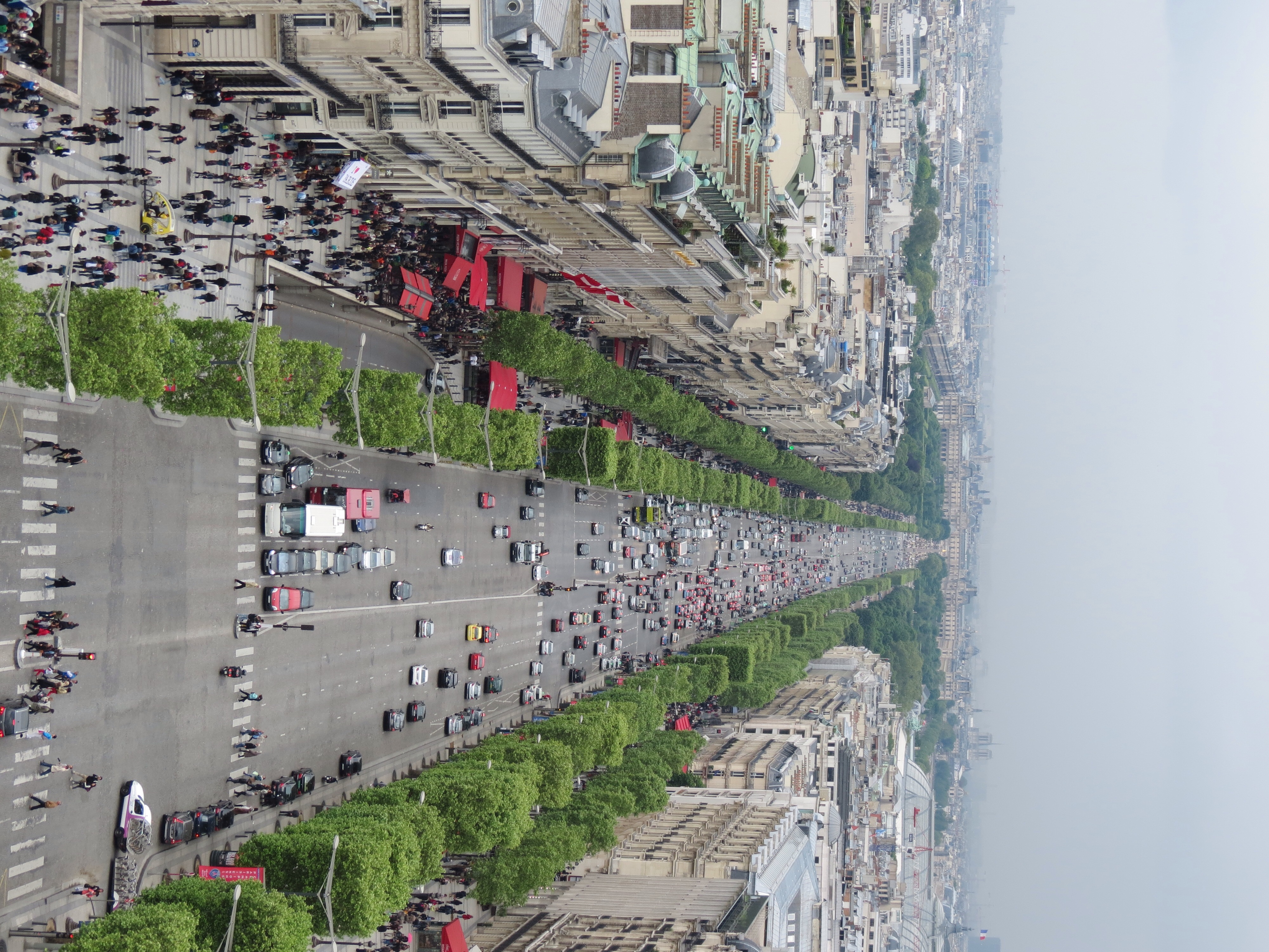 File:Avenue des Champs-Elysees, 125.jpg - Wikimedia Commons