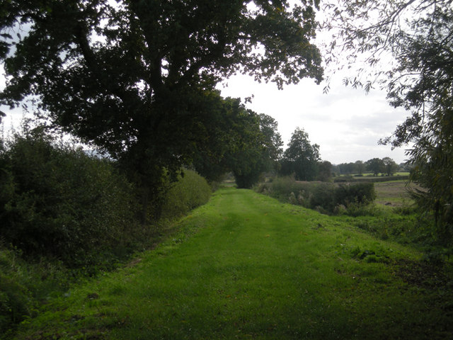 File:Manicured Green lane - geograph.org.uk - 999410.jpg