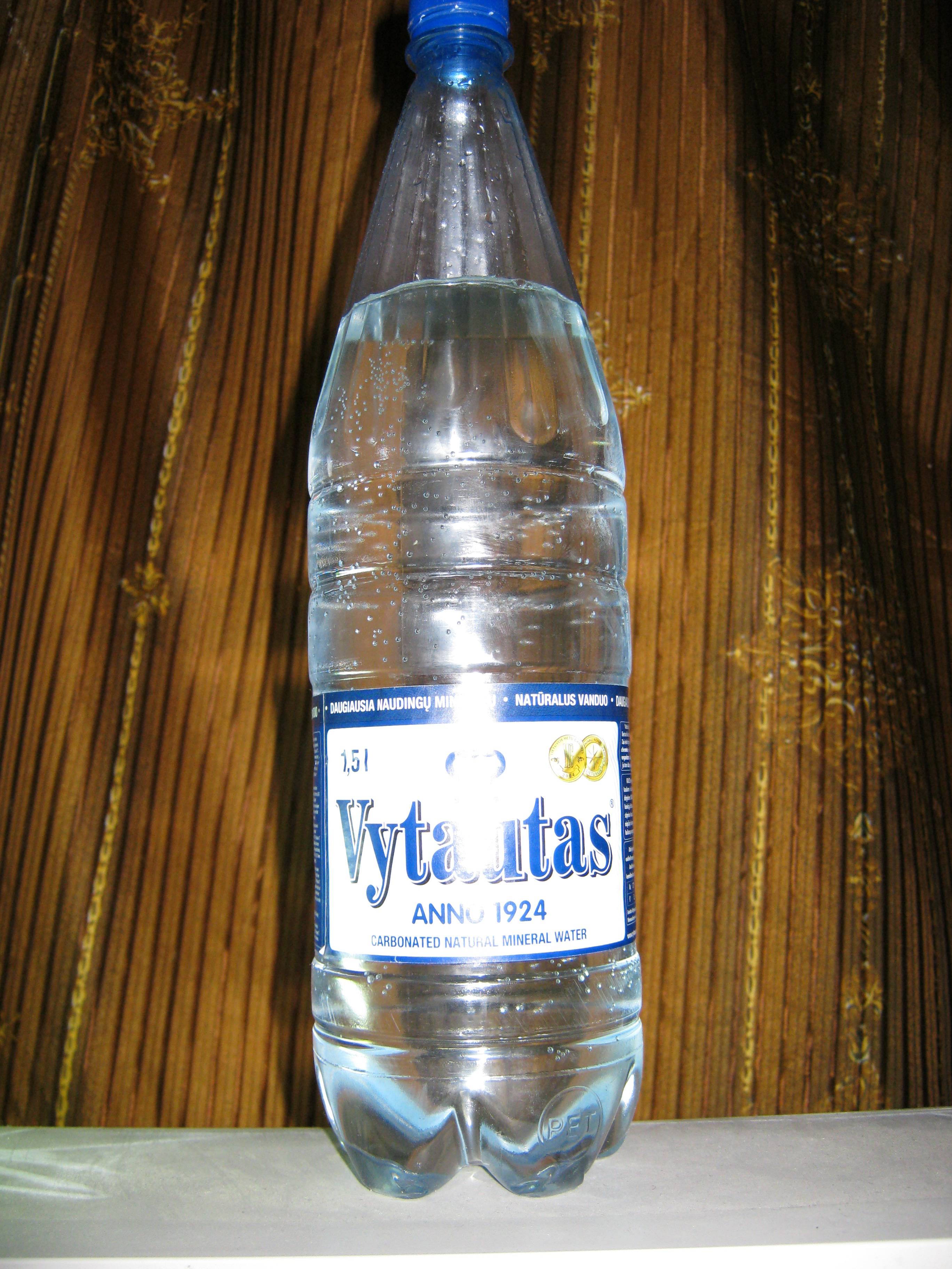 Bottled water - Wikipedia