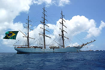 File:Navio-veleiro Cisne Branco.jpg