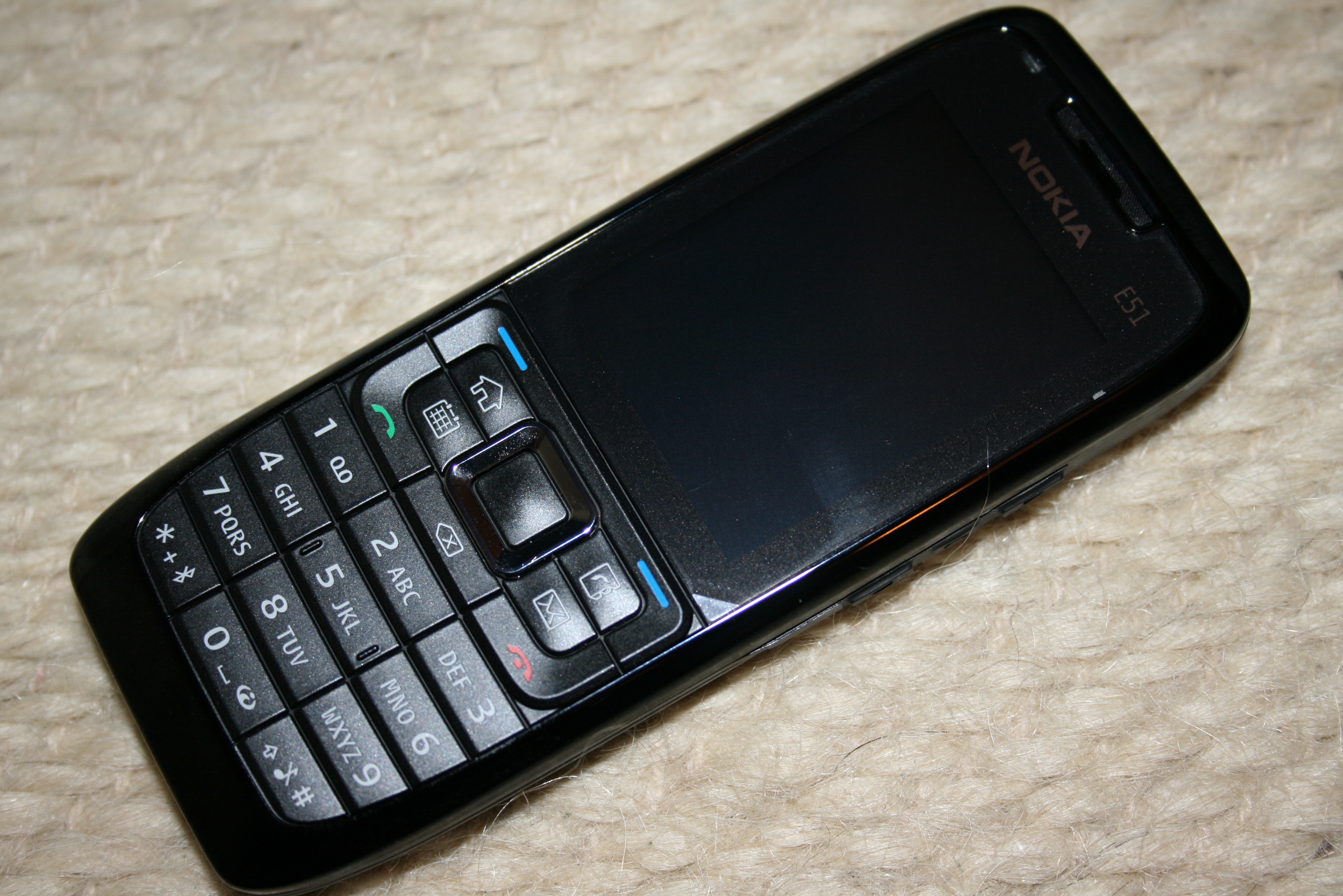 Colonial convertible Sturdy Nokia E51 – Wikipedie