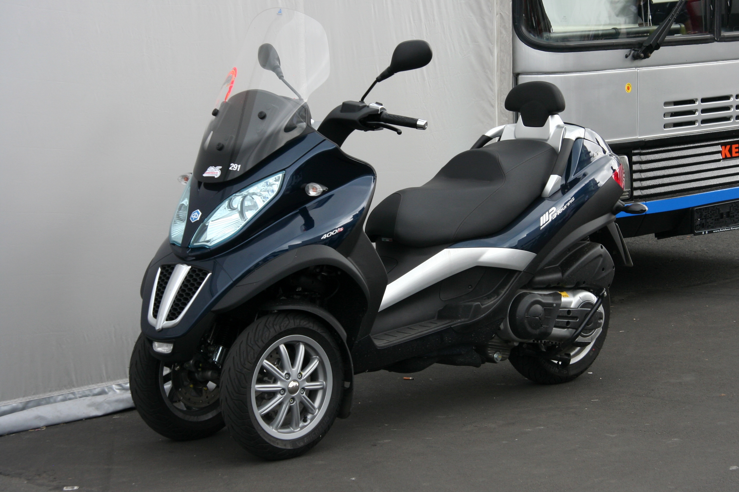 Piaggio mp3 обои на телефон