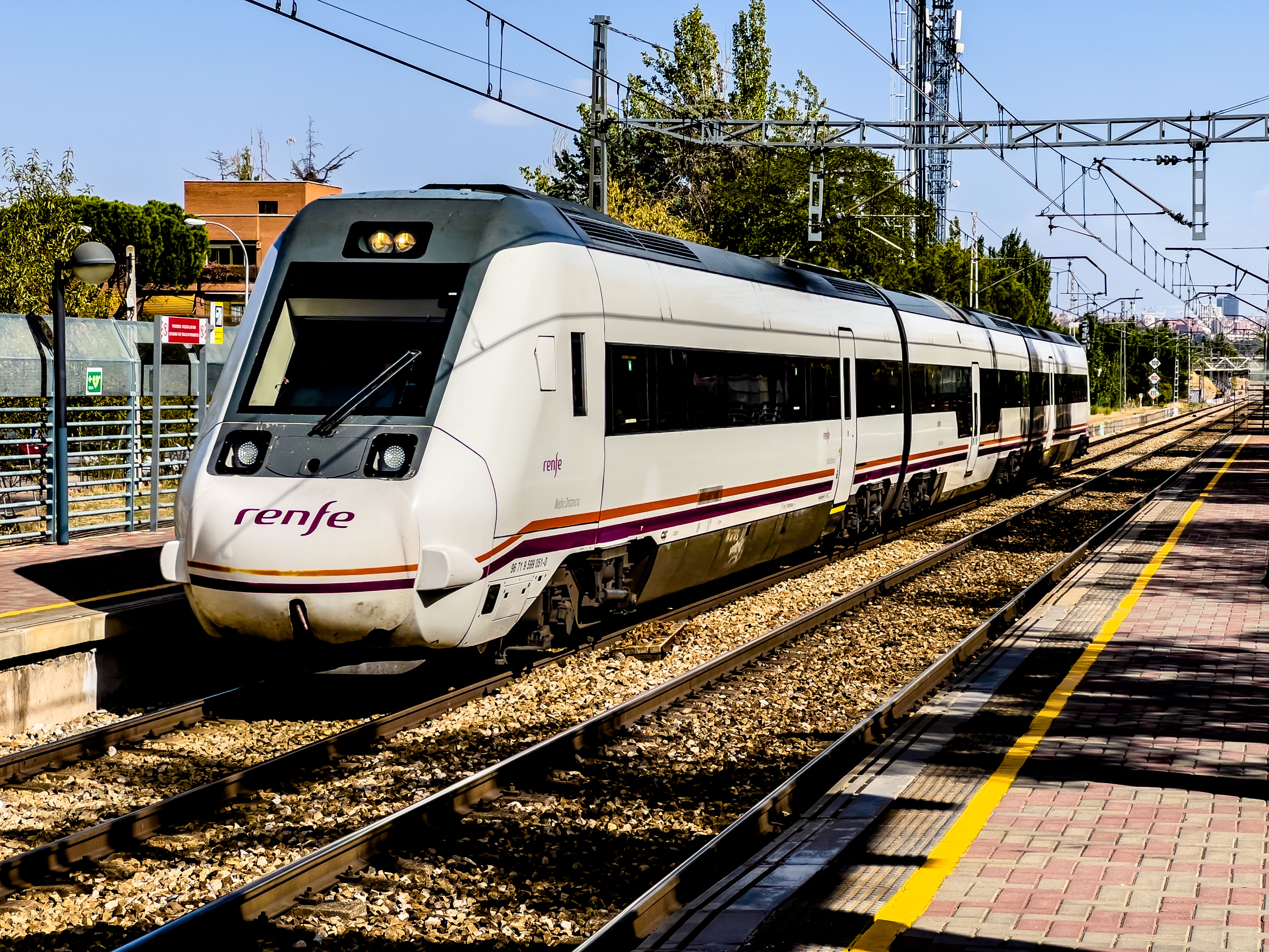 Cuanto cuesta la tarjeta dorada de renfe