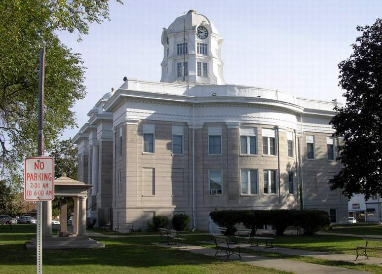 File:ScotlandCountyCourthouse2.jpg