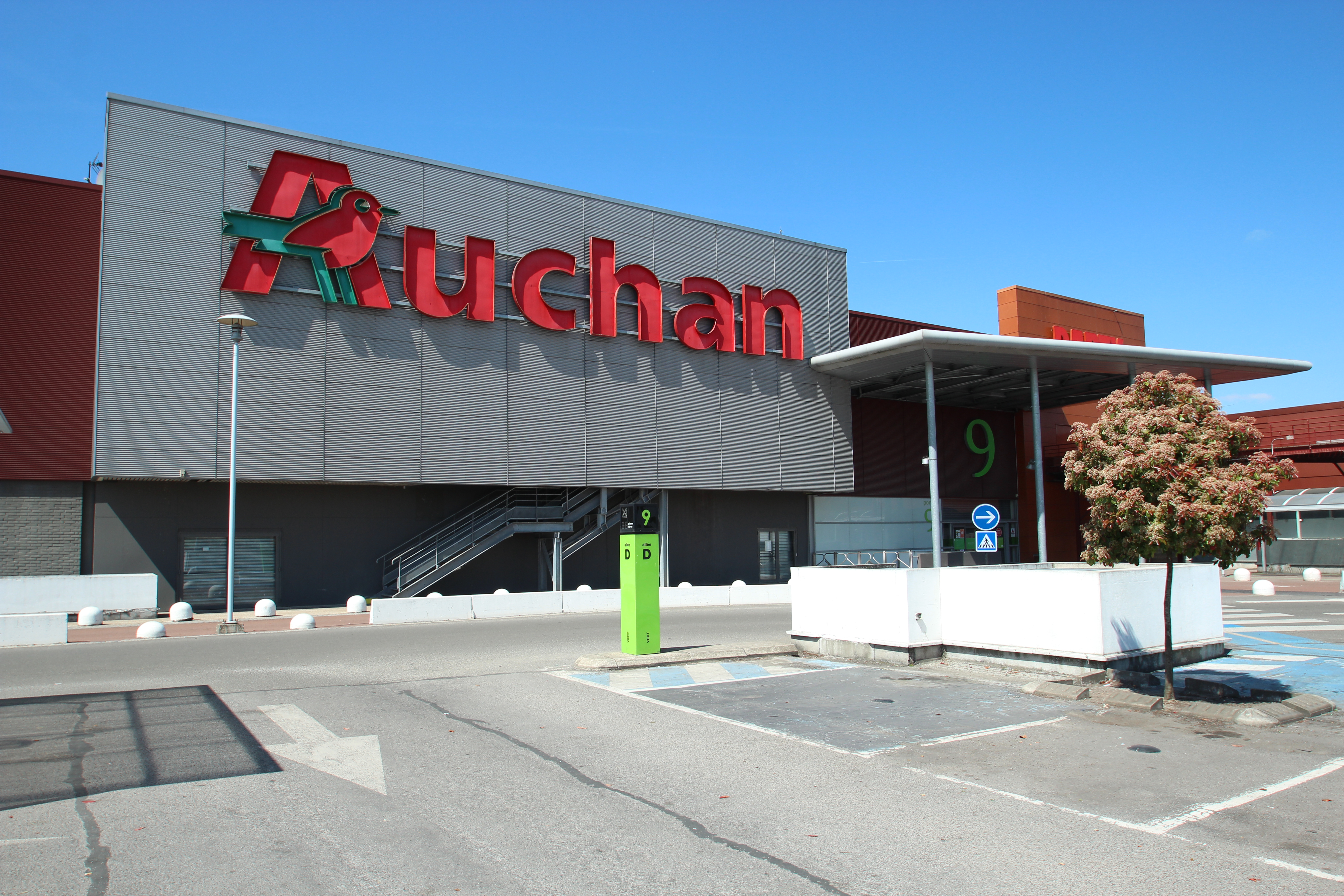 Auchan — Википедия