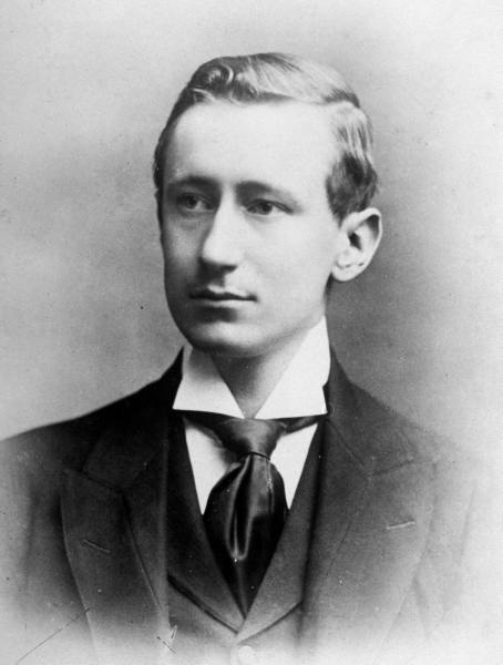 File:Young Marconi.jpeg