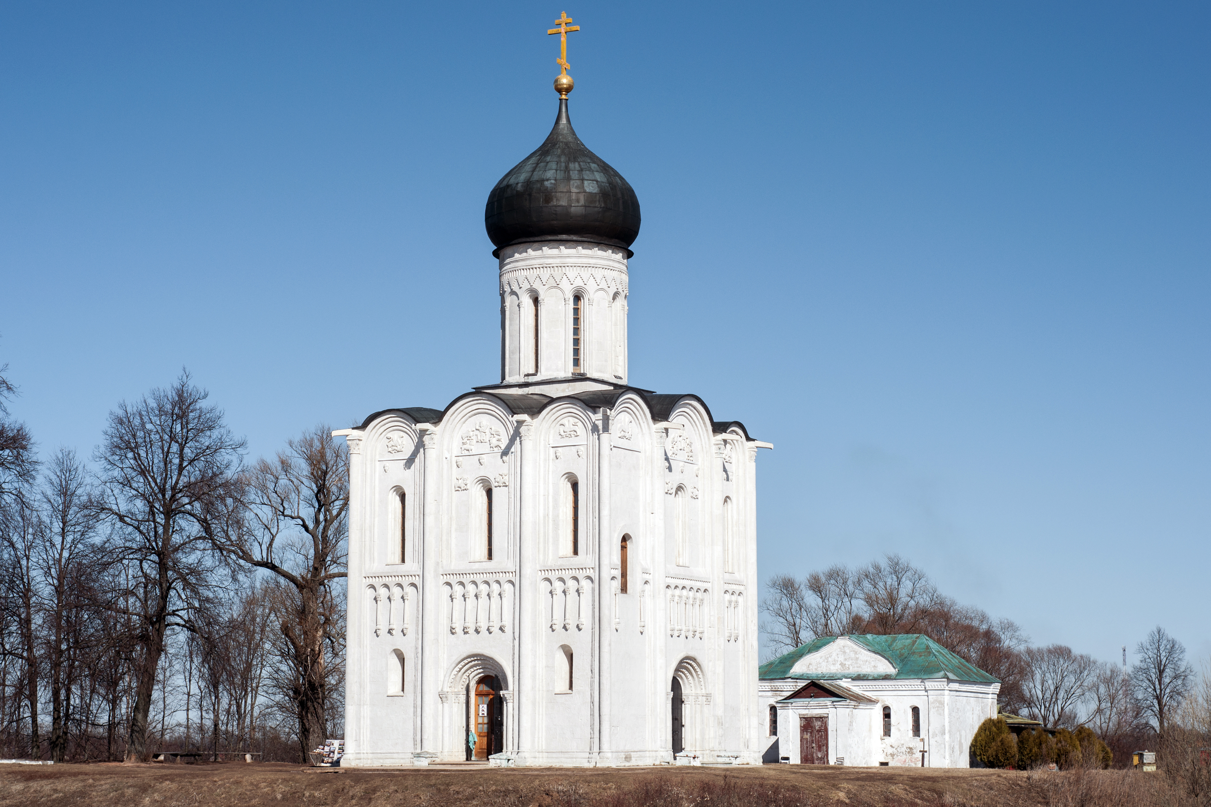 В каком веке построили церковь покрова