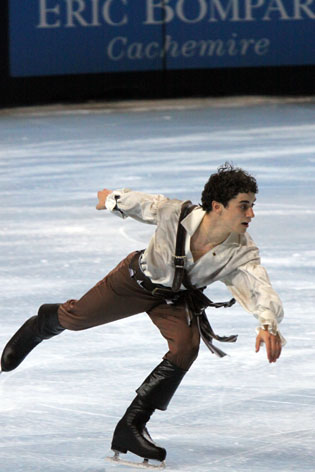 File:2009 Trophée Éric Bompard Men - Javier FERNANDEZ - 5443a.jpg