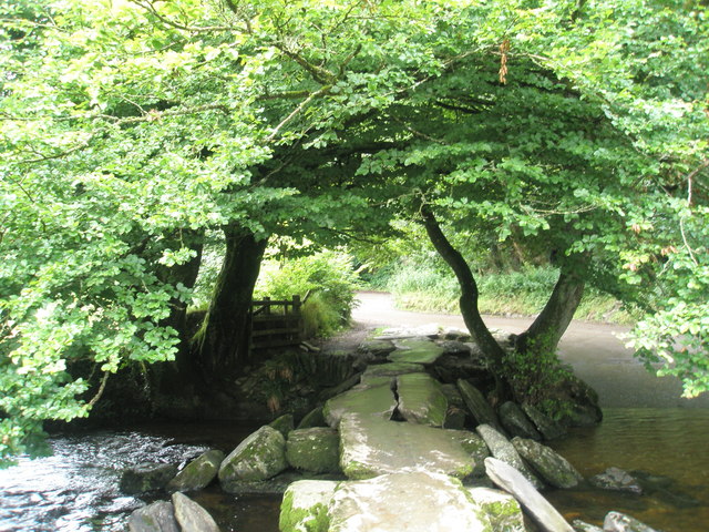 File:Ancient bridge - geograph.org.uk - 926290.jpg