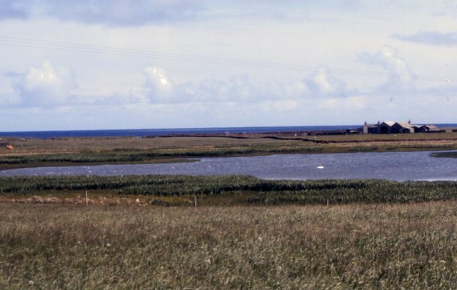 File:Ancum Loch, North Ronaldsay - geograph.org.uk - 341510.jpg