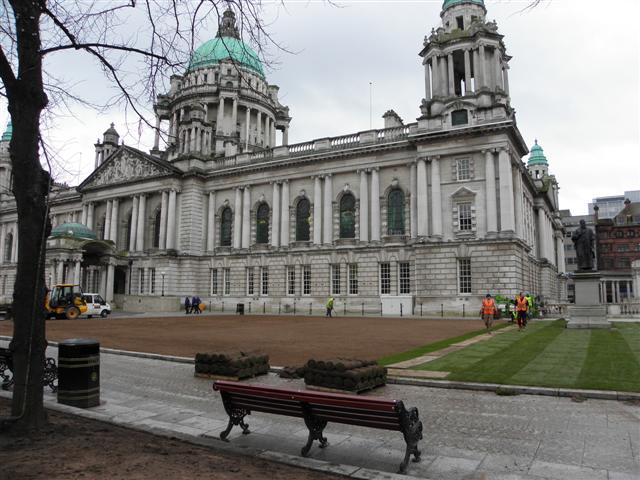File:Belfast City Hall - geograph.org.uk - 2761669.jpg
