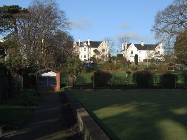 File:Bowling Green, Courtenay Park - geograph.org.uk - 366838.jpg