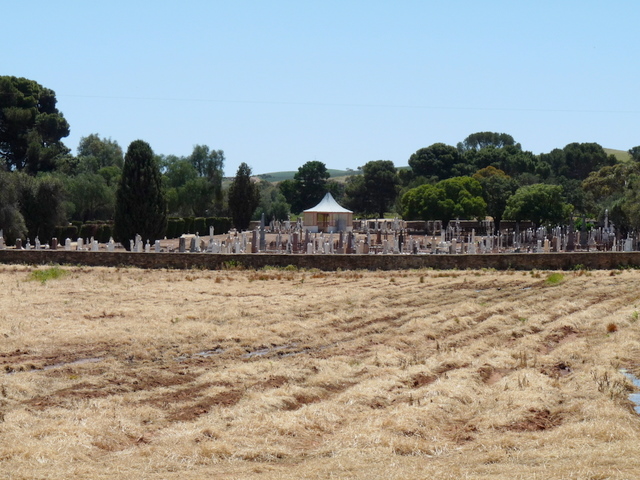 File:Burra Cemetery 1.JPG