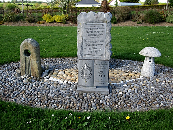 File:Carrigan Memorial (geograph 2376940).jpg