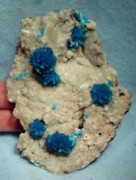 File:Cavansite-Stilbite-Ca-192729.jpg