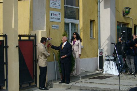 File:Ceremony of the stadium.jpg