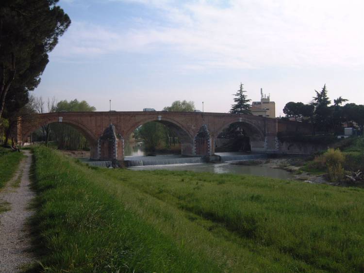 File:Cesena-vieux-pont.JPG