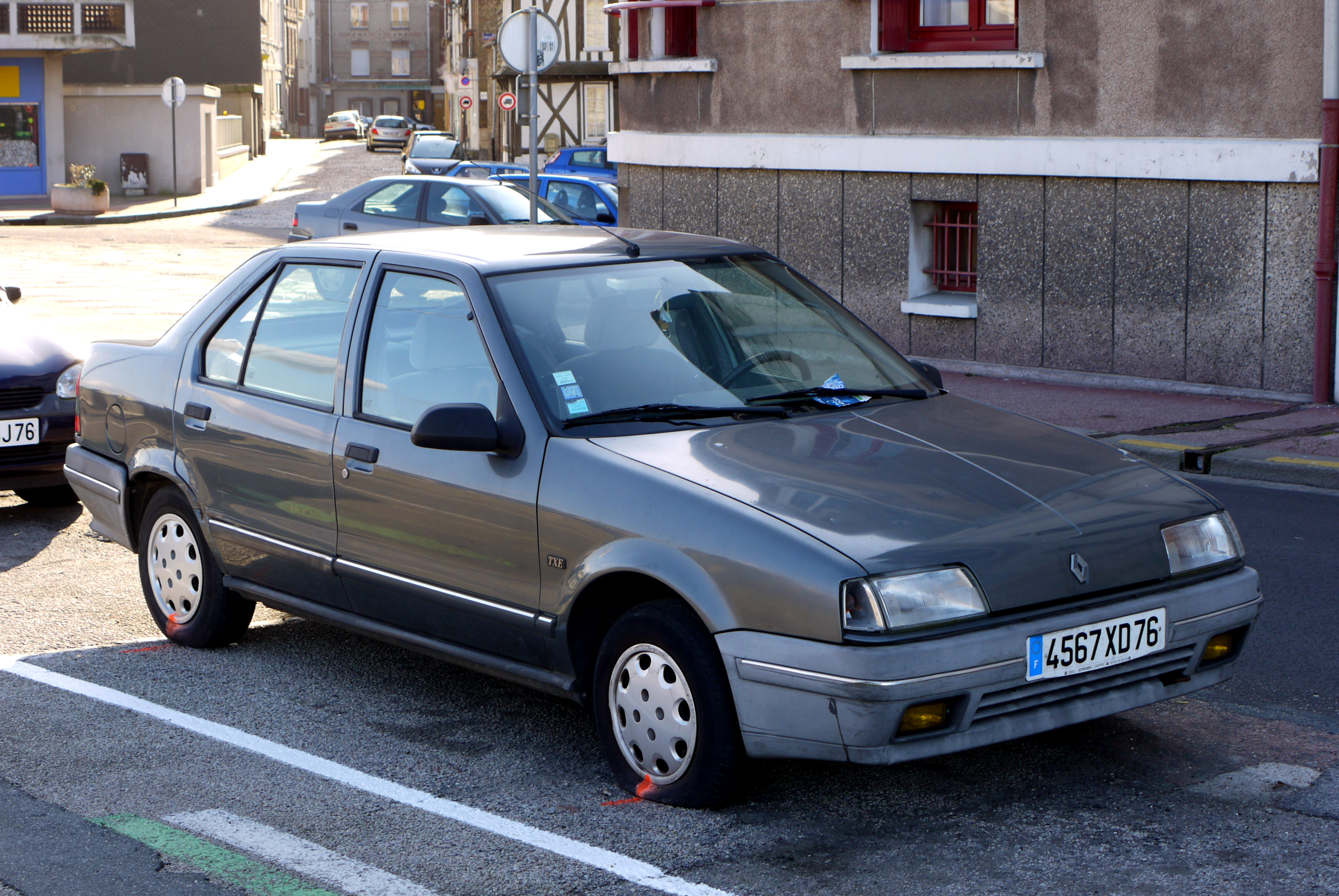 Французская renault