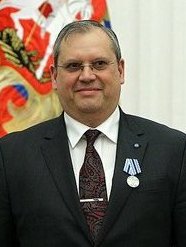 File:Dumitru Prunariu upon receiving the Russian Medal for Merits in Space Exploration from President Medvedev in 2011.jpg